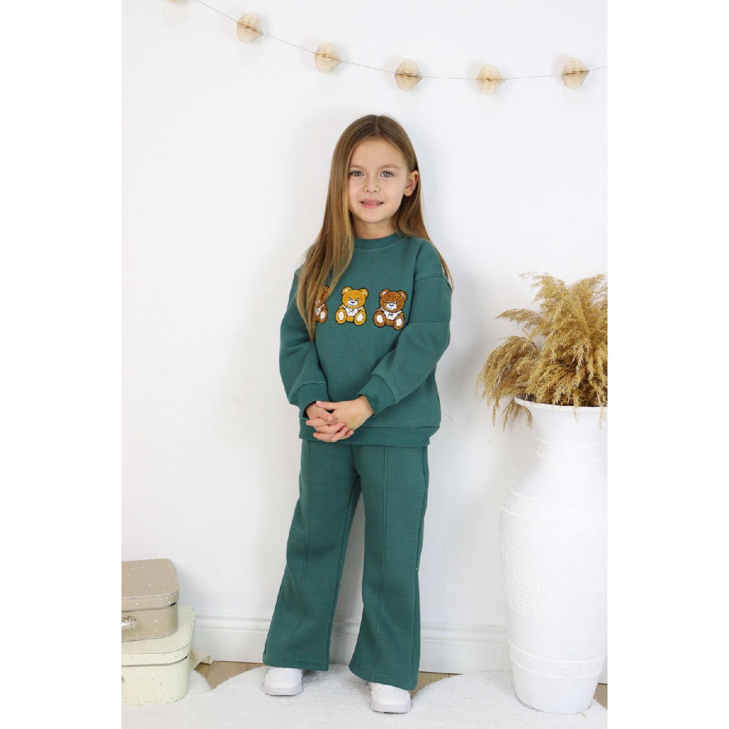 Вязаный спортивный костюм с расклешенным плюшевым мишкой средней толщины для девочек
Вязаный спортивный костюм с расклешенным плюшевым мишкой средней толщины для девочек