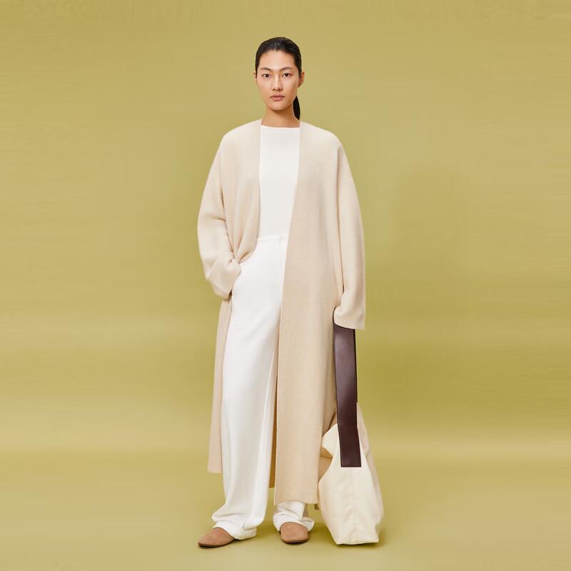 LESS Yak Wool Knit Sweater XS
LESS Yak Wool Knit Sweater XS