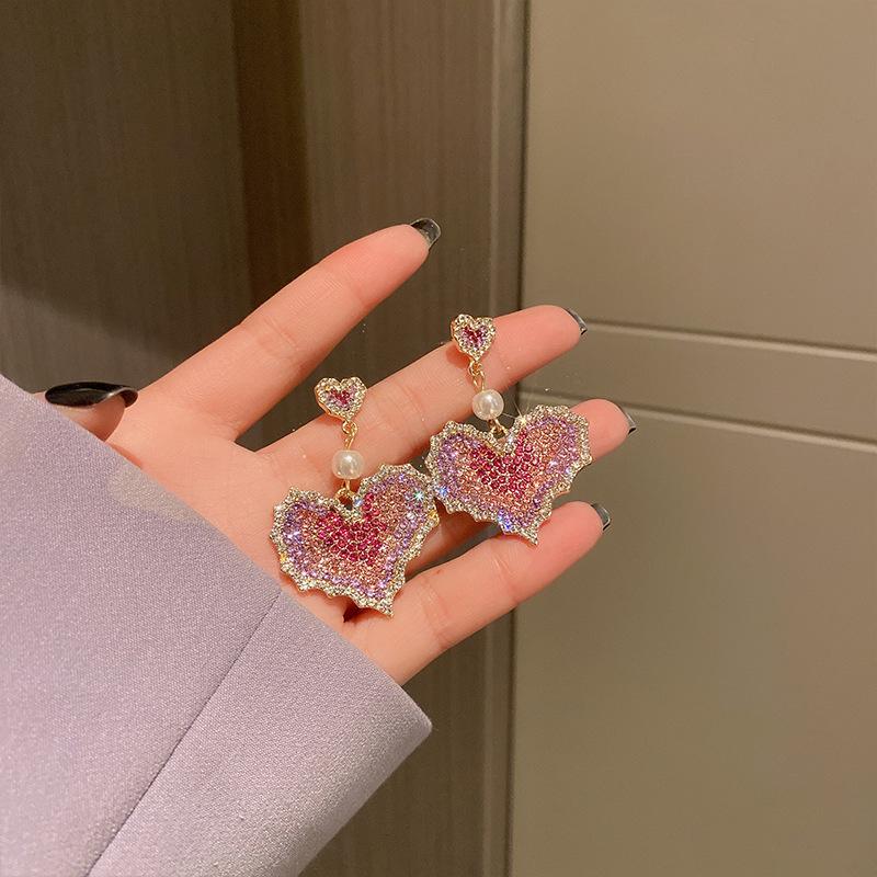 Европейский и американский преувеличенный дизайн длинные серьги-кисточки с цветами в фиолетовом/серебристом цвете для женщин
Европейский и американский преувеличенный дизайн длинные серьги-кисточки с цветами в фиолетовом/серебристом цвете для женщин