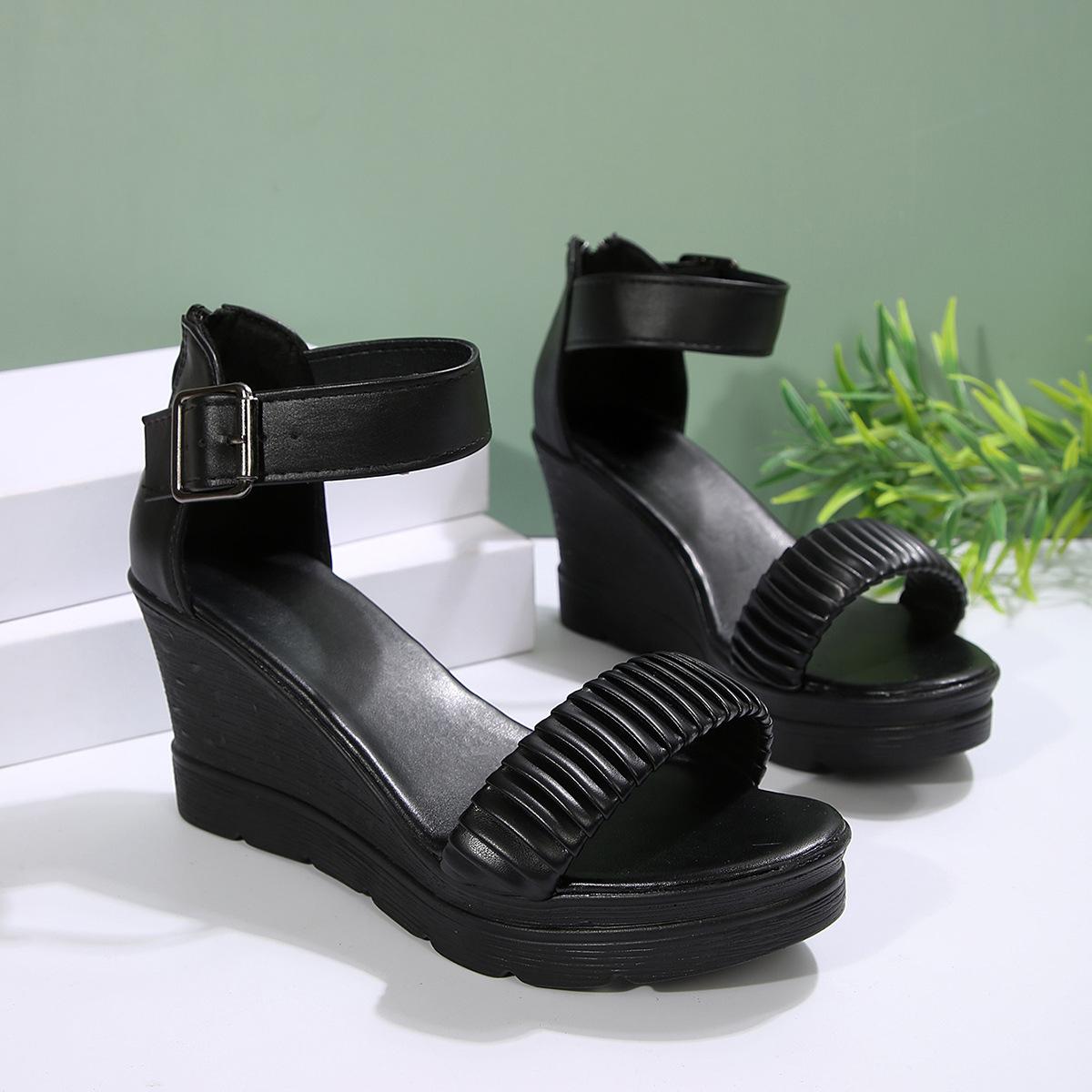 Ветер одно слово сандалии мешок каблук женские лето 2025 новые толстая подошва танкетка каблук большие размеры сандалии 43 чёрный
Ветер одно слово сандалии мешок каблук женские лето 2025 новые толстая подошва танкетка каблук большие размеры сандалии 43 чёрный