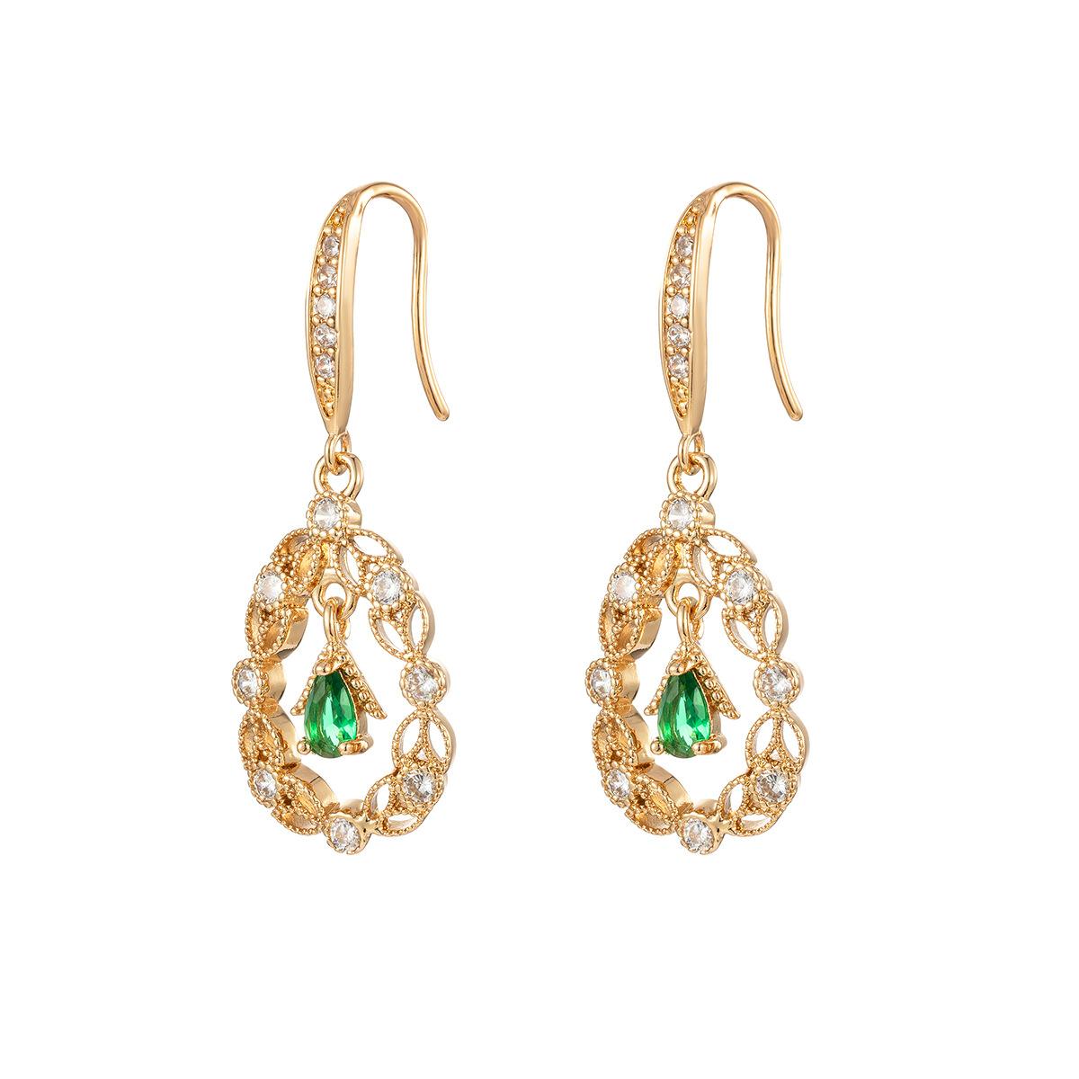 Роскошные медные серьги с цирконием | Изумрудно-зеленый центральный камень со сложным плетеным узором зелёный