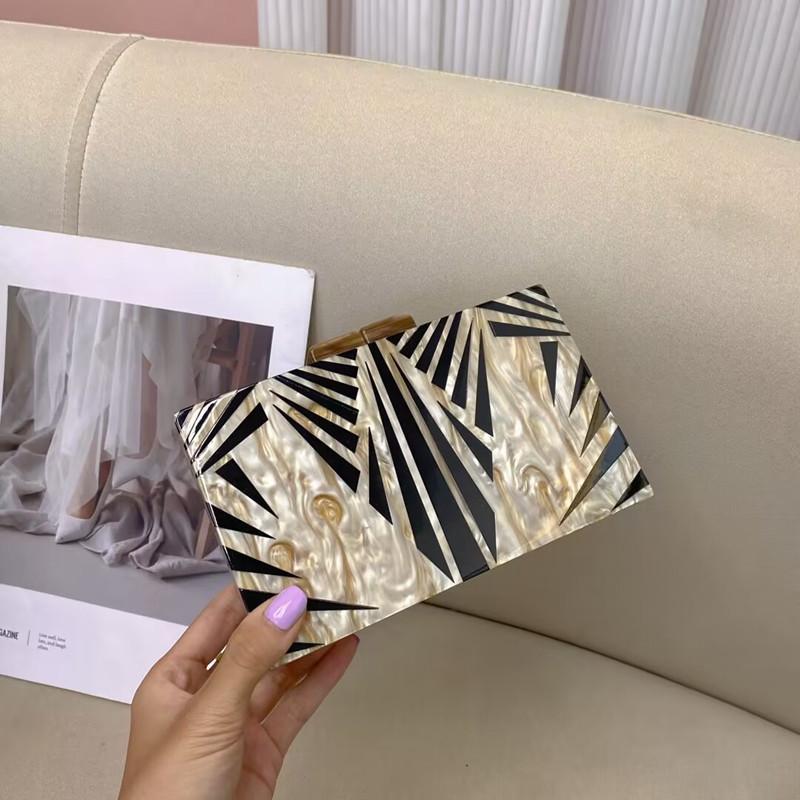 2024 New Marble Grid Color Matching Acrylic Handbag Women Shoulder Evening Clutches Bag Wedding Party Designer Lady Purse Box
2024 New Marble Grid Color Matching Acrylic Handbag Women Shoulder Evening Clutches Bag Wedding Party Designer Lady Purse Box