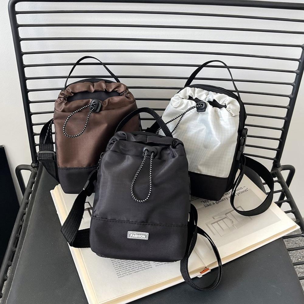 Adjustable Strap Phone Bag Lightweight Bucket Bag Multi-functional Drawstring Shoulder Bag Unisex чорний
Adjustable Strap Phone Bag Lightweight Bucket Bag Multi-functional Drawstring Shoulder Bag Unisex чорний