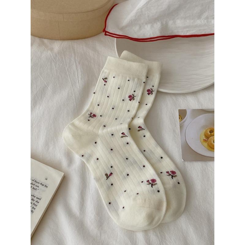 Female Spring and Autumn Vintage Cotton Small Floral Wave Point Ballet Wind Boneless In The Tube Pile Socks 1 pair білий
Female Spring and Autumn Vintage Cotton Small Floral Wave Point Ballet Wind Boneless In The Tube Pile Socks 1 pair білий