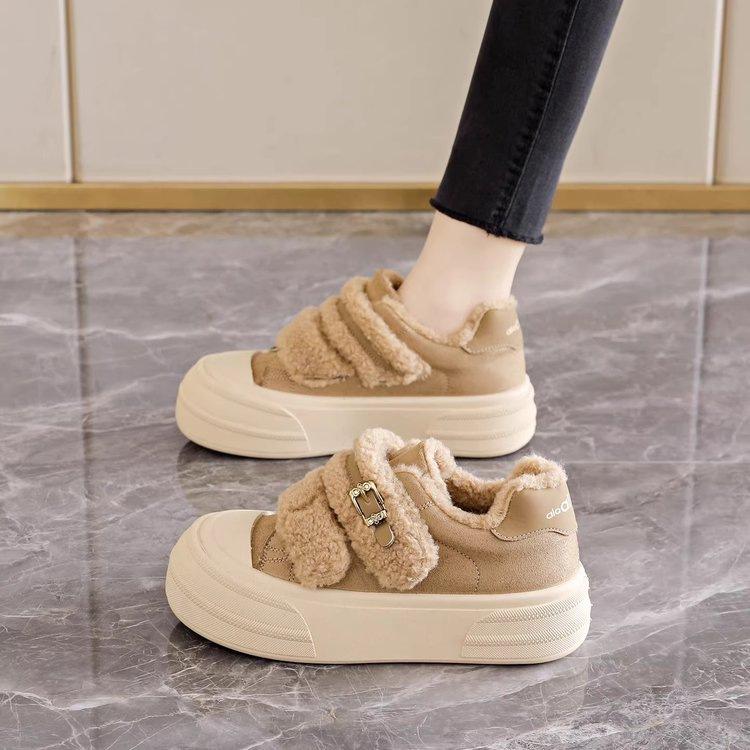 Fleece, thickened warm and non-slip two-cotton shoes, new winter platform casual board shoes and boots 35
Fleece, thickened warm and non-slip two-cotton shoes, new winter platform casual board shoes and boots 35