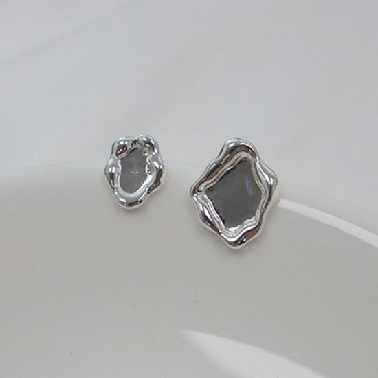 Simple Asymmetric Stud Earrings Women s Ear Hole Glossy Earrings Niche Earrings
Simple Asymmetric Stud Earrings Women s Ear Hole Glossy Earrings Niche Earrings