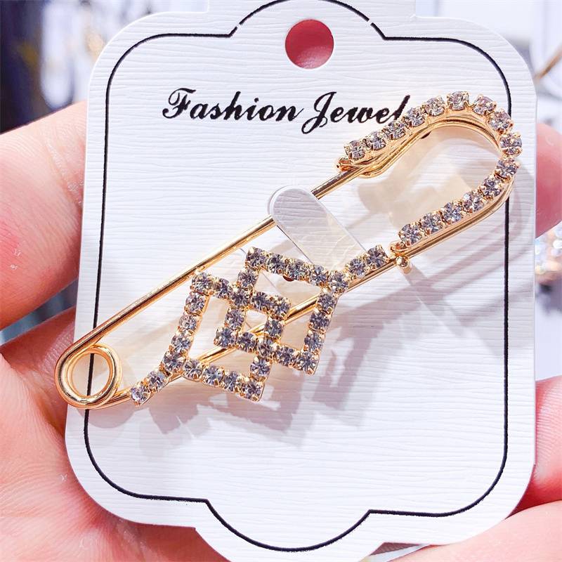 INS Crystal Brooch Clothing Accessories Small Pin Korean All-Match Corsage Buckle Clothes Cardigan Anti-Unwanted-Exposure Women s
INS Crystal Brooch Clothing Accessories Small Pin Korean All-Match Corsage Buckle Clothes Cardigan Anti-Unwanted-Exposure Women s