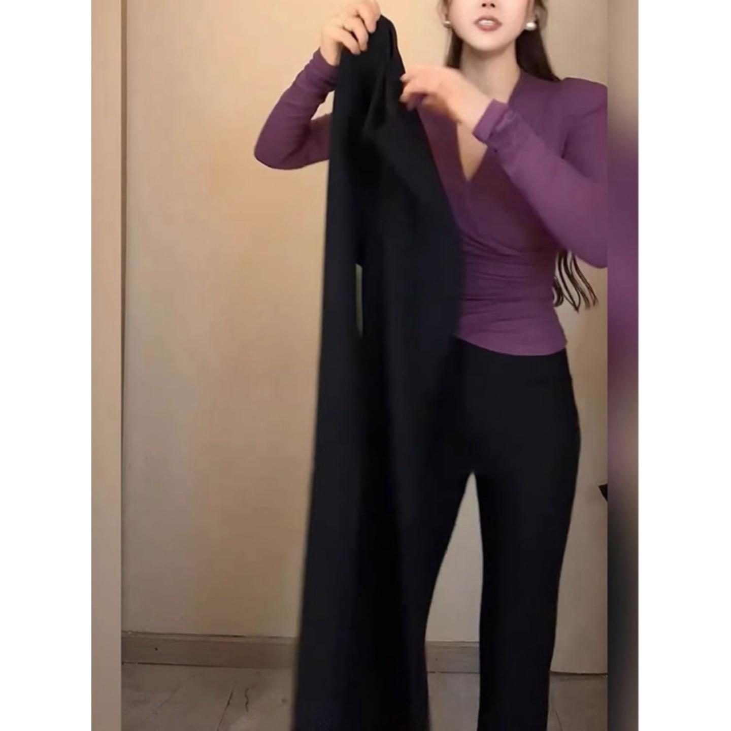 Plus Size Women s Black Flare Pants: Stretchy, High Waist, Slimming, Velvet, Casual Designer Style for Spring/Autumn L
Plus Size Women s Black Flare Pants: Stretchy, High Waist, Slimming, Velvet, Casual Designer Style for Spring/Autumn L