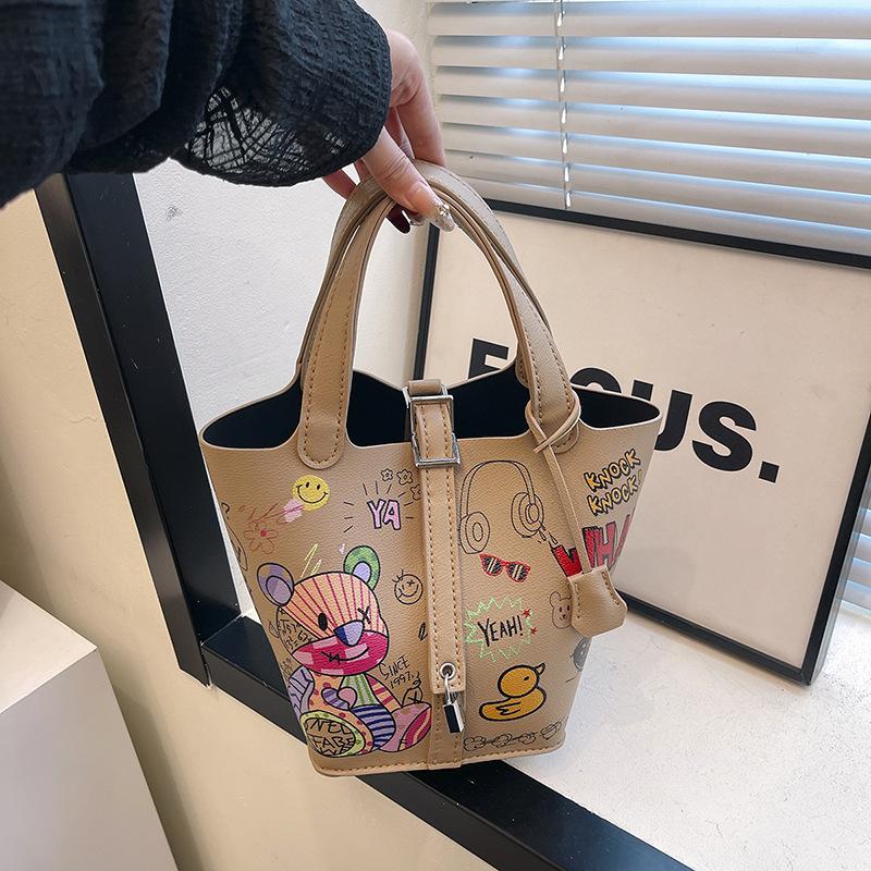 Hand-woven bag cartoon pattern little yellow duck DIY material bag cute wind bucket bag for girlfriend gift хакі
Hand-woven bag cartoon pattern little yellow duck DIY material bag cute wind bucket bag for girlfriend gift хакі