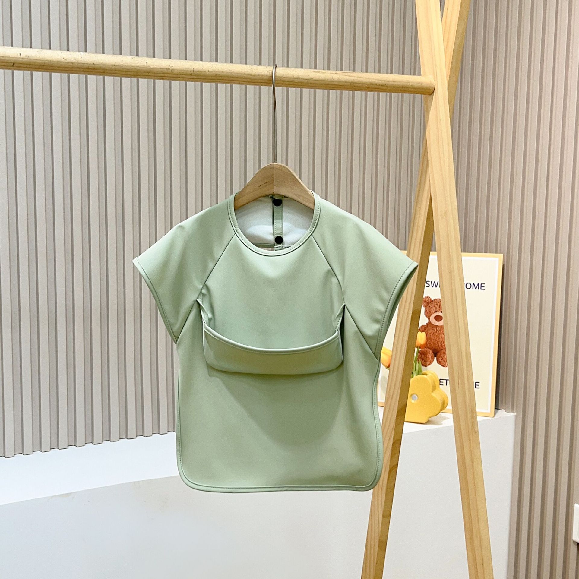 Baby Bib Child s Reverse Clothing Sleeveless PU Apron Waterproof Meal Pouch Unisex Baby Food Protection Apron Kids Accessories зелёный
Baby Bib Child s Reverse Clothing Sleeveless PU Apron Waterproof Meal Pouch Unisex Baby Food Protection Apron Kids Accessories зелёный