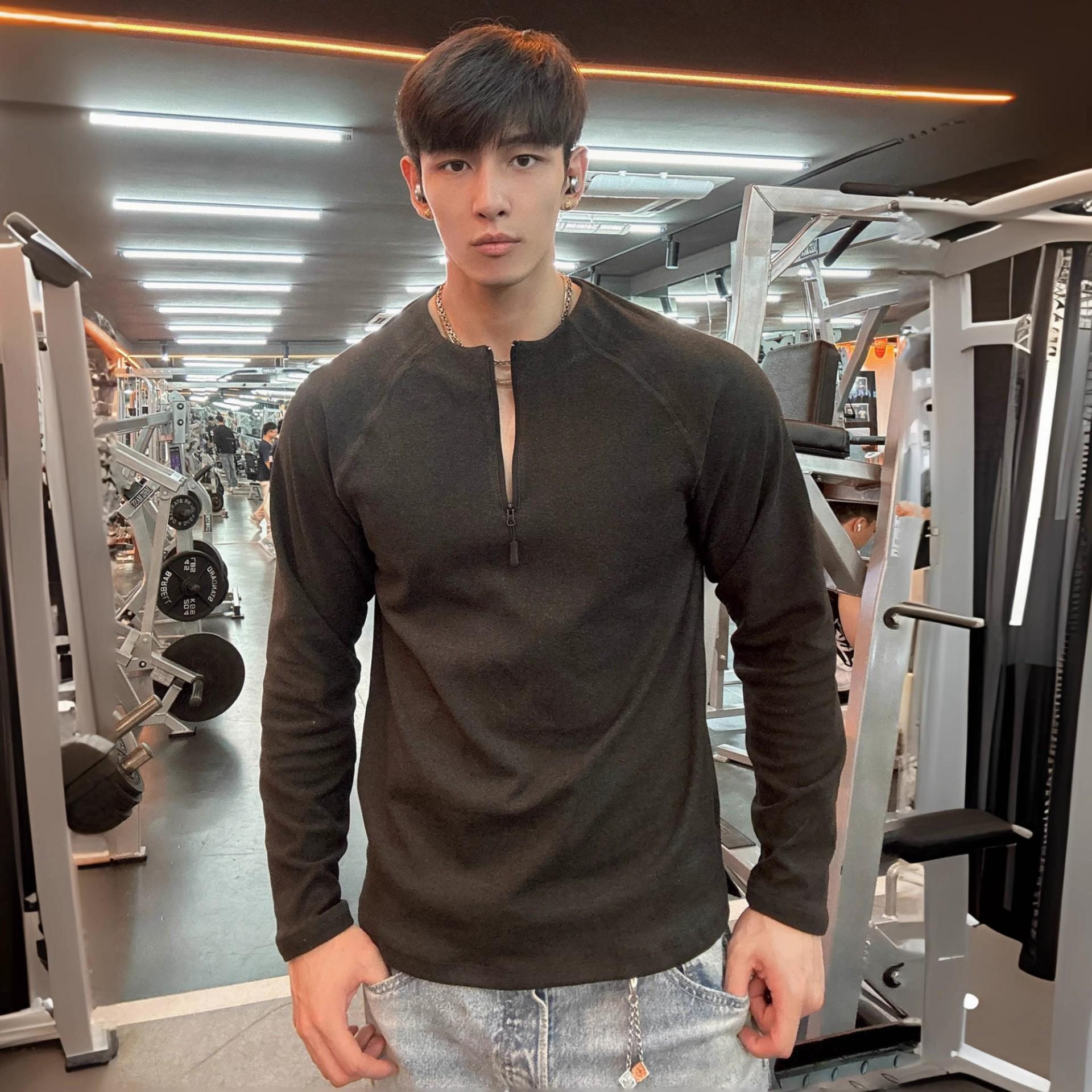 Men s Slim Fit Half-Zip Crew Neck Long Sleeve T-Shirt for Fall and Winter Fitness L темно-сірий
Men s Slim Fit Half-Zip Crew Neck Long Sleeve T-Shirt for Fall and Winter Fitness L темно-сірий