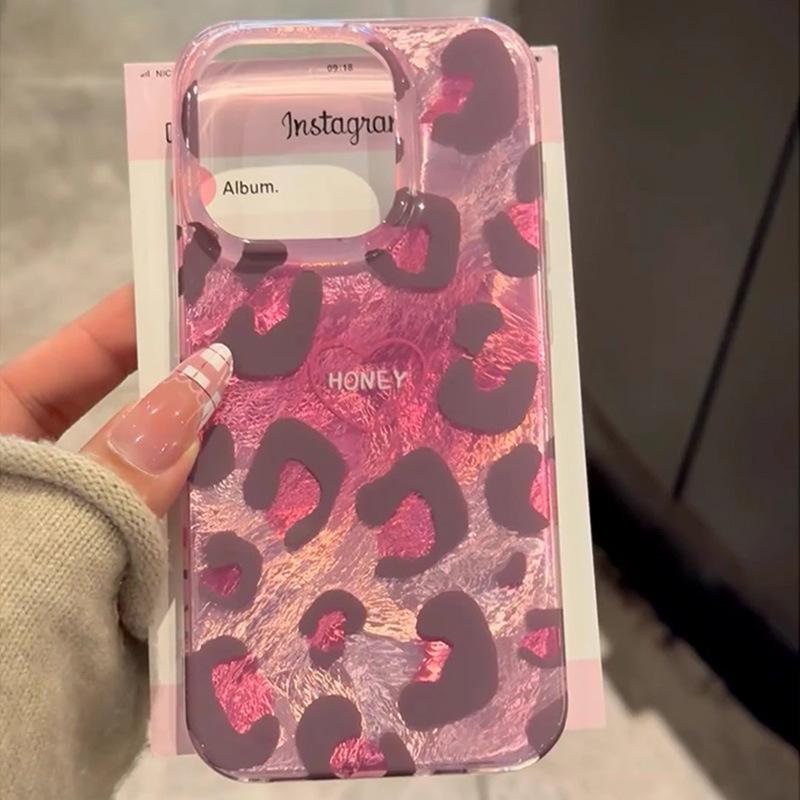 Pink Love Leopard Print Suitable for Apple 16promax Mobile Phone Case 15 Creative 14 Personality iPhone 16
Pink Love Leopard Print Suitable for Apple 16promax Mobile Phone Case 15 Creative 14 Personality iPhone 16