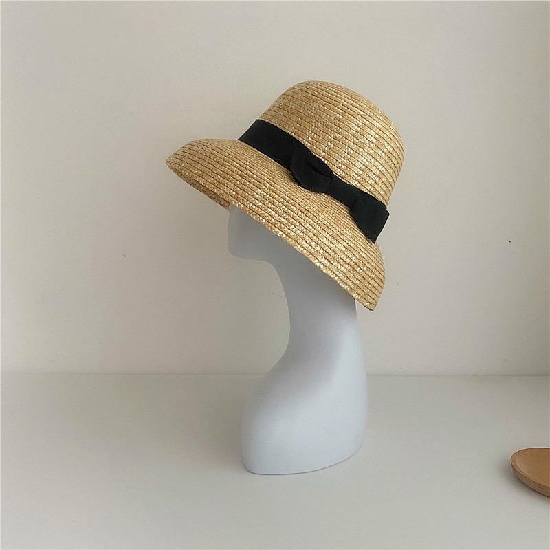 New Summer Handmade Women Cloche Hat Black White Bow Straw Hats Fashion Ladies Fine Straw Fedoras Derby Sunhat Beach Hat Outdoor 54-58cm чорний
New Summer Handmade Women Cloche Hat Black White Bow Straw Hats Fashion Ladies Fine Straw Fedoras Derby Sunhat Beach Hat Outdoor 54-58cm чорний