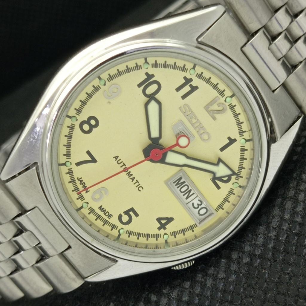 Б/У винтажные мужские часы SEIKO 5 AUTOMATIC 7S26A JAPAN DAY/DATE 594a-a311667-2 SKU594a-a311667
Б/У винтажные мужские часы SEIKO 5 AUTOMATIC 7S26A JAPAN DAY/DATE 594a-a311667-2 SKU594a-a311667