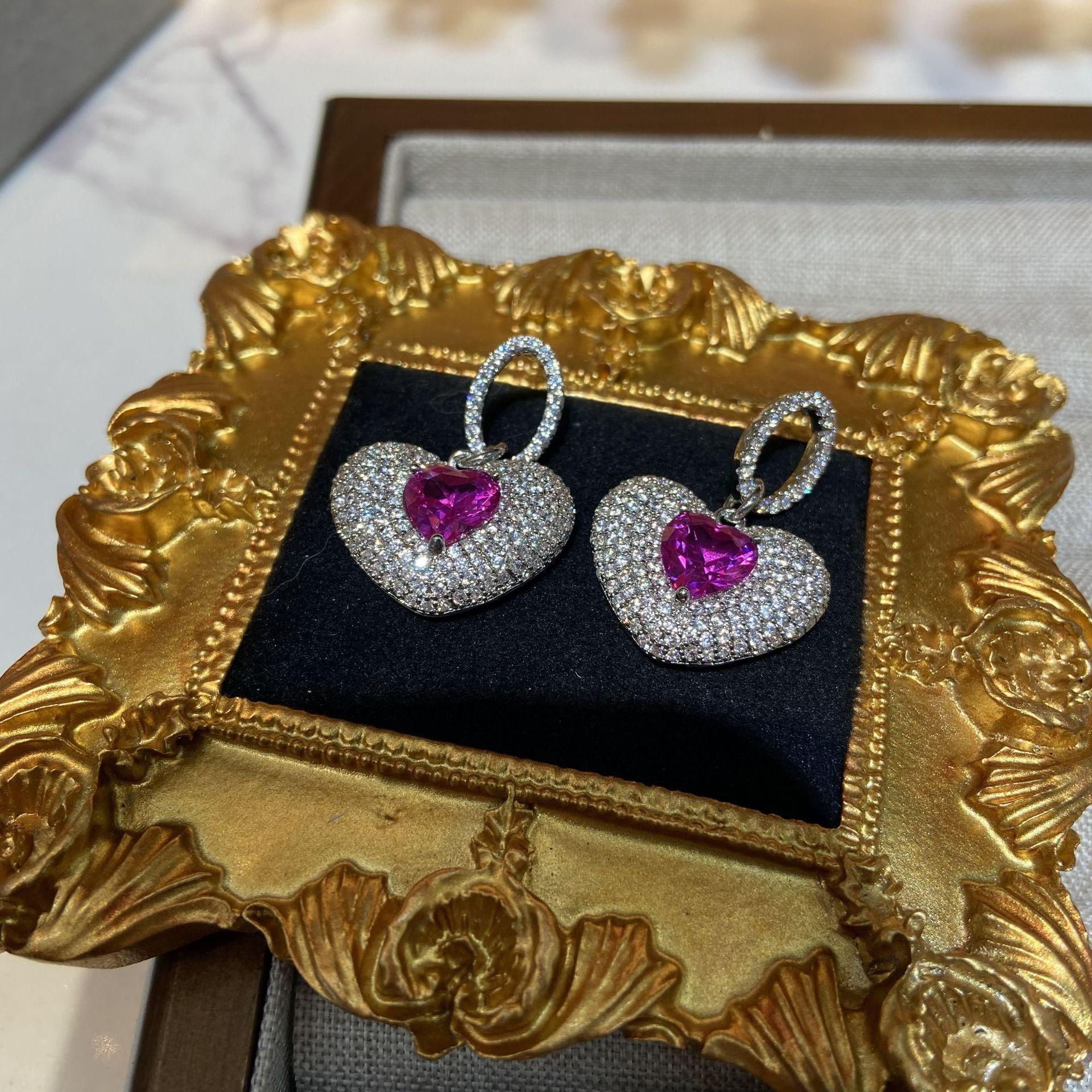 Heavy Industry High Carbon Peach Heart Necklace Earrings Set Women S Fashion Haute Couture Jewelry Set
Heavy Industry High Carbon Peach Heart Necklace Earrings Set Women S Fashion Haute Couture Jewelry Set