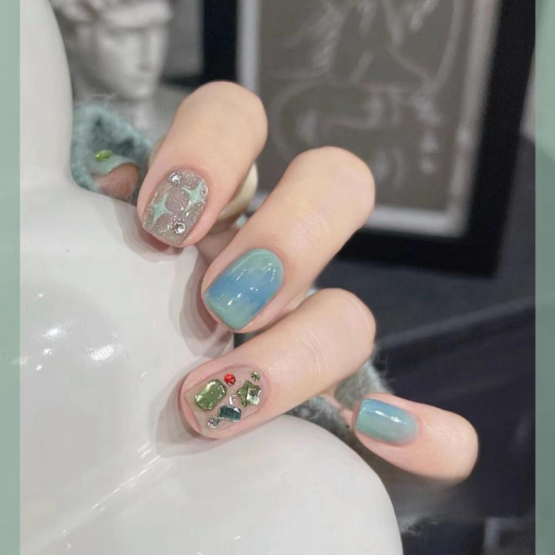 Gradient Color Diamond Wearable Nails: Advanced Finished Manicure with Super Flash False Nail Patches
Gradient Color Diamond Wearable Nails: Advanced Finished Manicure with Super Flash False Nail Patches