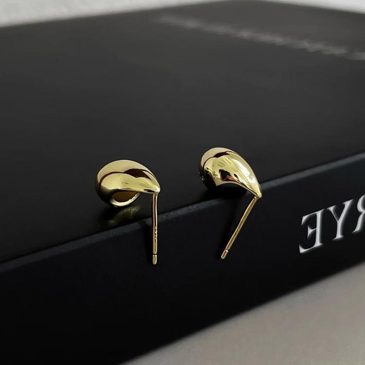 French Court Style Elegant Earrings - High-End Niche Design Luxury Accessories
French Court Style Elegant Earrings - High-End Niche Design Luxury Accessories