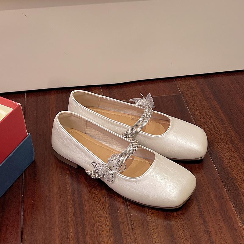 French silver flat bottom square head Mary Jane single shoes women s 2025 summer new rhinestone bow with skirt small leather shoes 35 бежевый
French silver flat bottom square head Mary Jane single shoes women s 2025 summer new rhinestone bow with skirt small leather shoes 35 бежевый