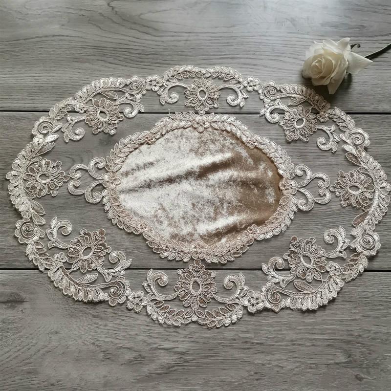 Роскошный европейский овальный вышитый поднос для банкета, вечеринки, ресторана, подноса, обеденного стола, нескользящая подставка, украшение для кухни 30x50cm
Роскошный европейский овальный вышитый поднос для банкета, вечеринки, ресторана, подноса, обеденного стола, нескользящая подставка, украшение для кухни 30x50cm