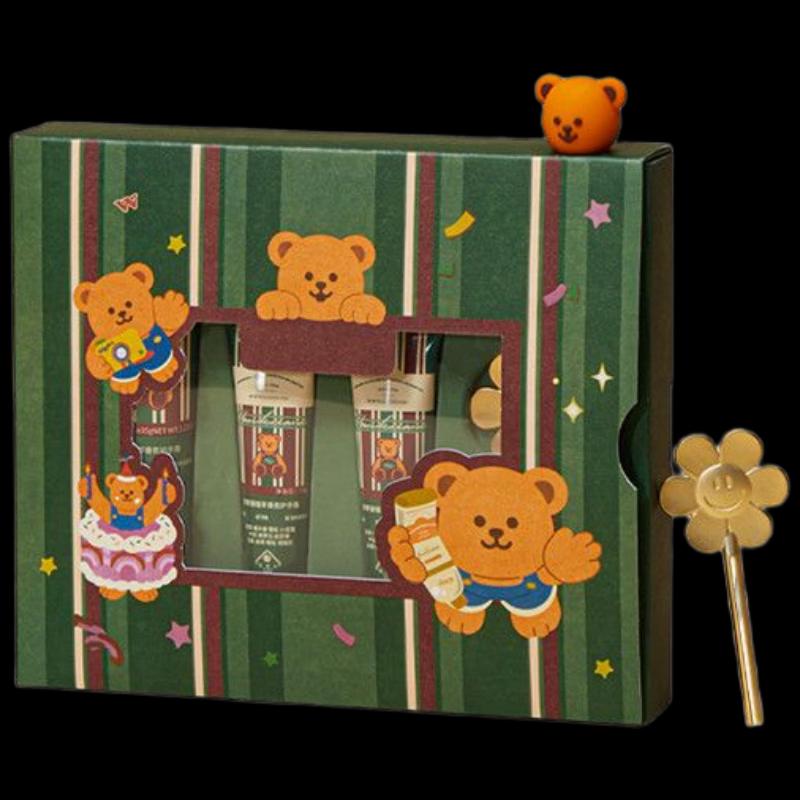 AARYE Ebony & Cedar Hand Cream Gift Set
AARYE Ebony & Cedar Hand Cream Gift Set