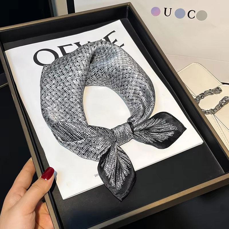 100% Natural Real Silk Scarf Women Luxury High Quality Square Fashion Print Hair Neckerchief Shawl Wraps Hijab Bandana Scarves Real Silk 53x53cm
100% Natural Real Silk Scarf Women Luxury High Quality Square Fashion Print Hair Neckerchief Shawl Wraps Hijab Bandana Scarves Real Silk 53x53cm