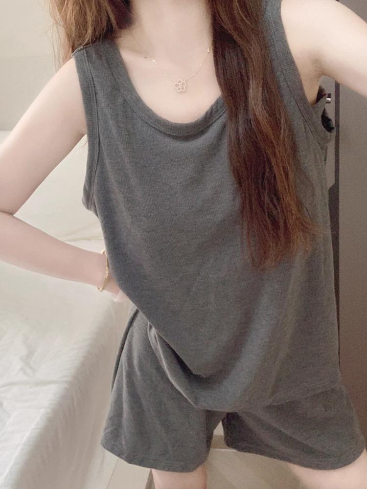Simple style casual vest shorts pajama set with chest pad summer new sleeveless loose loungewear two-piece set M
Simple style casual vest shorts pajama set with chest pad summer new sleeveless loose loungewear two-piece set M