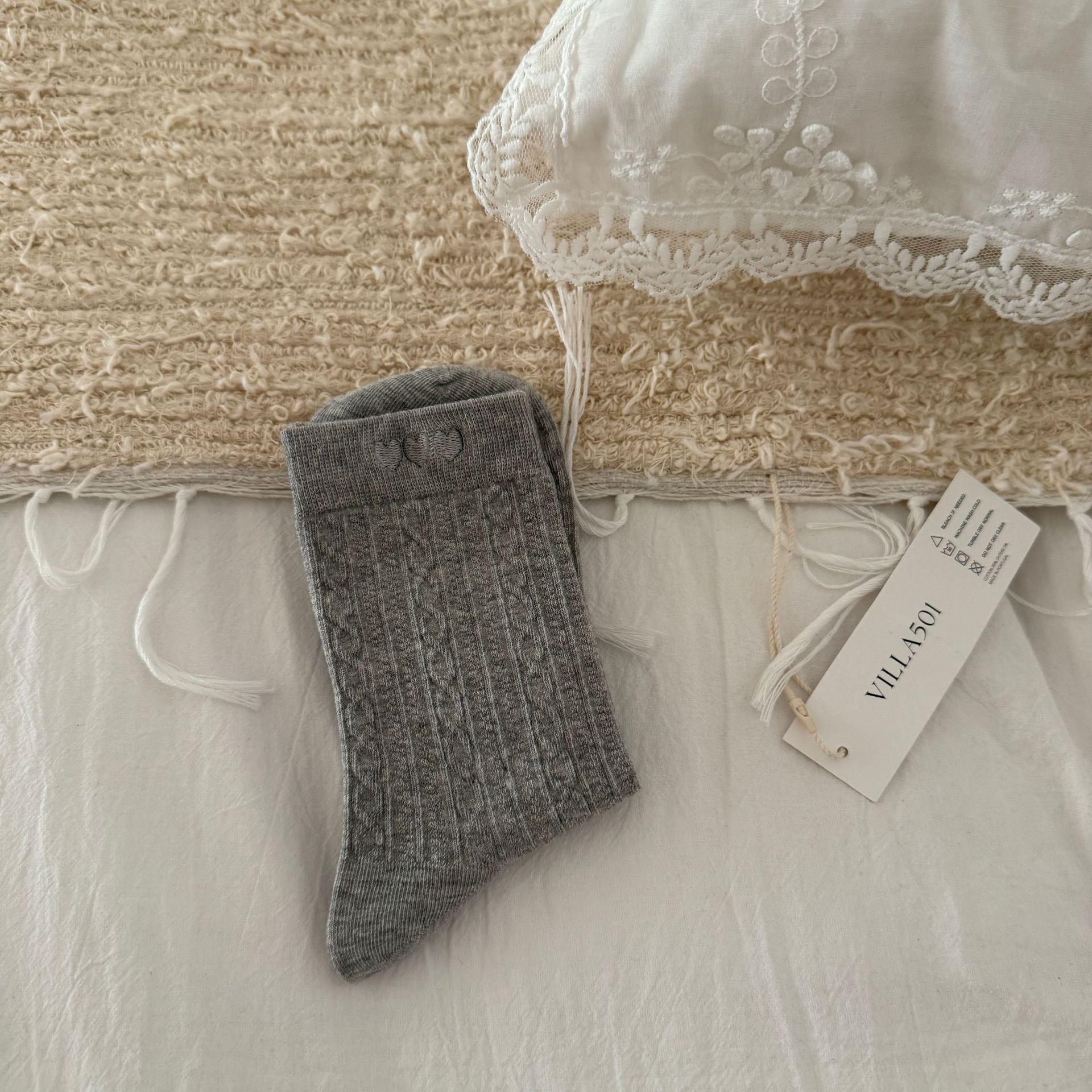 Korean Style Solid Color Cable Knit Socks Heart Embroidery Mid-Calf Crew Socks Seamless Toe Autumn Winter Schoolgirls Socks One Size серый
Korean Style Solid Color Cable Knit Socks Heart Embroidery Mid-Calf Crew Socks Seamless Toe Autumn Winter Schoolgirls Socks One Size серый