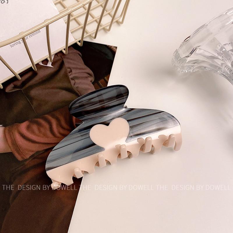 Chic Korean Heart Spliced Hair Clip Large Size For Trendy And Sophisticated Hairstyles BlackPink
Chic Korean Heart Spliced Hair Clip Large Size For Trendy And Sophisticated Hairstyles BlackPink