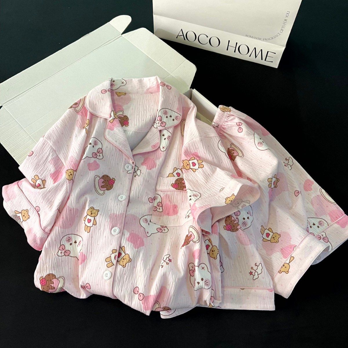 Cute full print love bear pajamas women s summer short-sleeved shorts ins wind suit student dormitory casual home S
Cute full print love bear pajamas women s summer short-sleeved shorts ins wind suit student dormitory casual home S