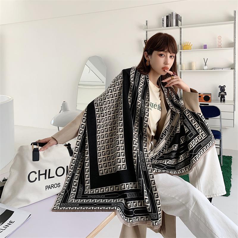 Осень и зима новый шарф женский утолщенный жаккардовый универсальный стиль под кашемир модный шарф зимняя теплая шаль 190x65cm
Осень и зима новый шарф женский утолщенный жаккардовый универсальный стиль под кашемир модный шарф зимняя теплая шаль 190x65cm