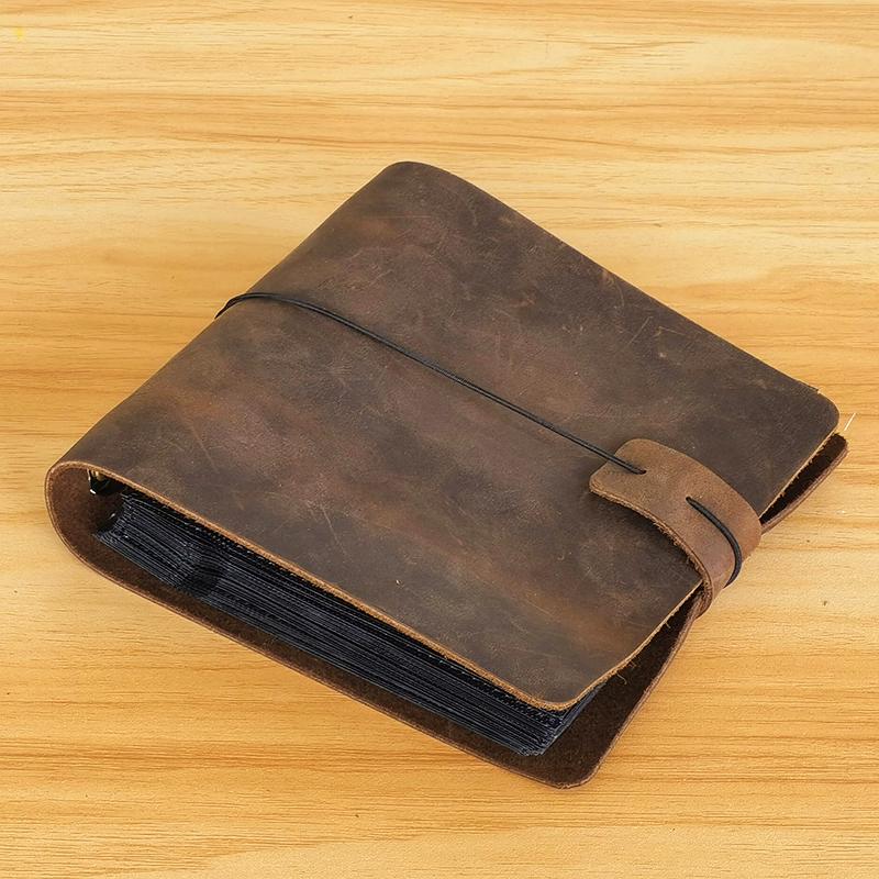 Вінтажний фотоальбом з натуральної шкіри, 4 розміри, маленький фотоальбом на вставці, пам ятний альбом, альбом для зберігання квитанційних карток 5B темно-коричневого кольору
Вінтажний фотоальбом з натуральної шкіри, 4 розміри, маленький фотоальбом на вставці, пам ятний альбом, альбом для зберігання квитанційних карток 5B темно-коричневого кольору