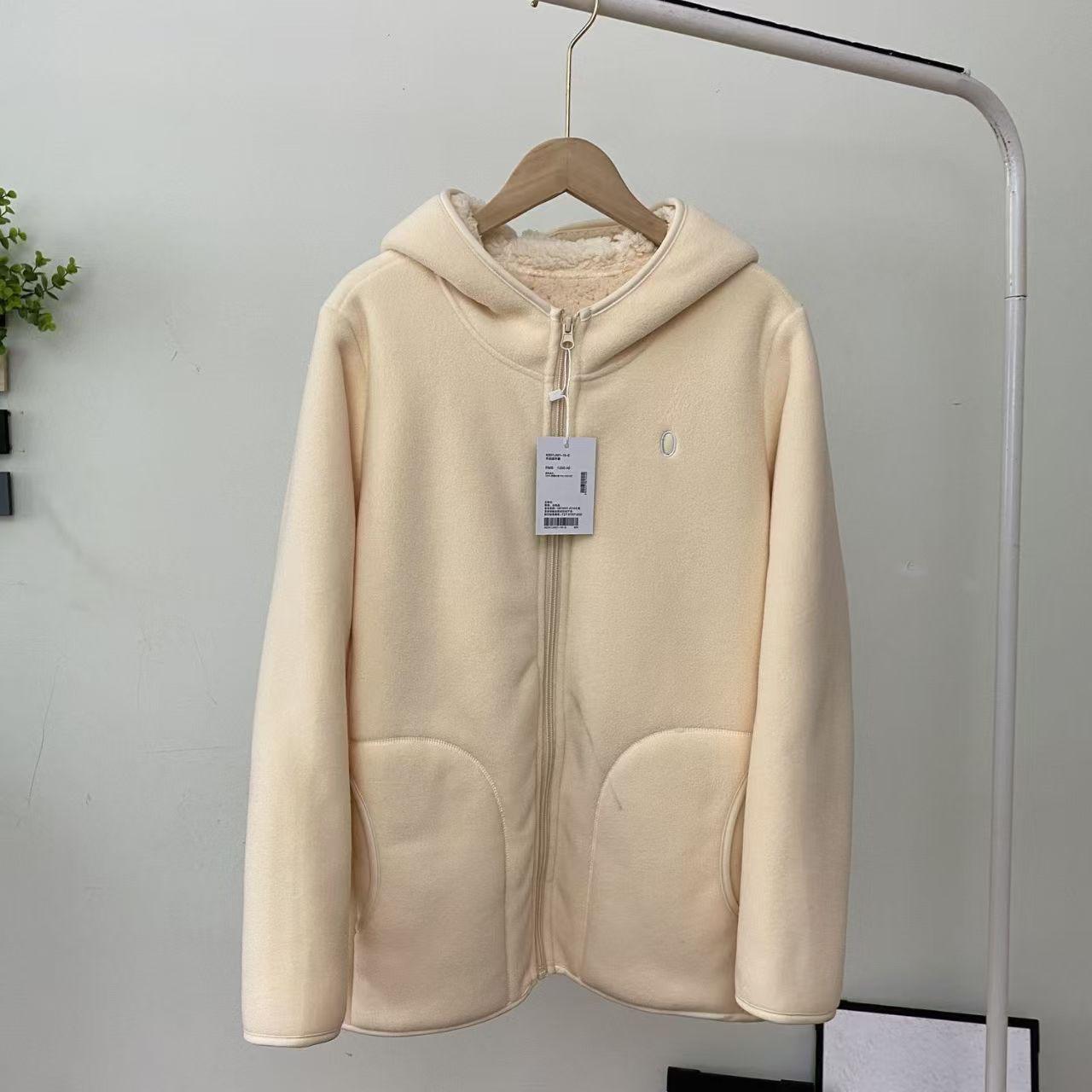 2025 Unisex Winter Fleece Jacket: Lightweight, Thickened, and Warm Hooded Coat HT6001 M (100-115 jin) світло-жовтого кольору
2025 Unisex Winter Fleece Jacket: Lightweight, Thickened, and Warm Hooded Coat HT6001 M (100-115 jin) світло-жовтого кольору