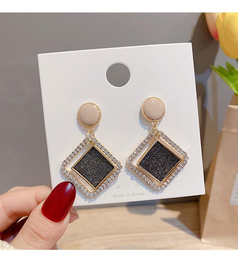 Charm Needle Earrings Geometric crystal Earrings Hollow Crystal Frosted Texture Long Earrings Fashion Exaggeration Ladies сірий колір
Charm Needle Earrings Geometric crystal Earrings Hollow Crystal Frosted Texture Long Earrings Fashion Exaggeration Ladies сірий колір