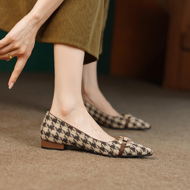 Original~ Retro metal buckle plaid one-pedal grandma shoes women s pointed head shallow mouth flat-soled single shoes 40 темно-коричневого кольору
Original~ Retro metal buckle plaid one-pedal grandma shoes women s pointed head shallow mouth flat-soled single shoes 40 темно-коричневого кольору