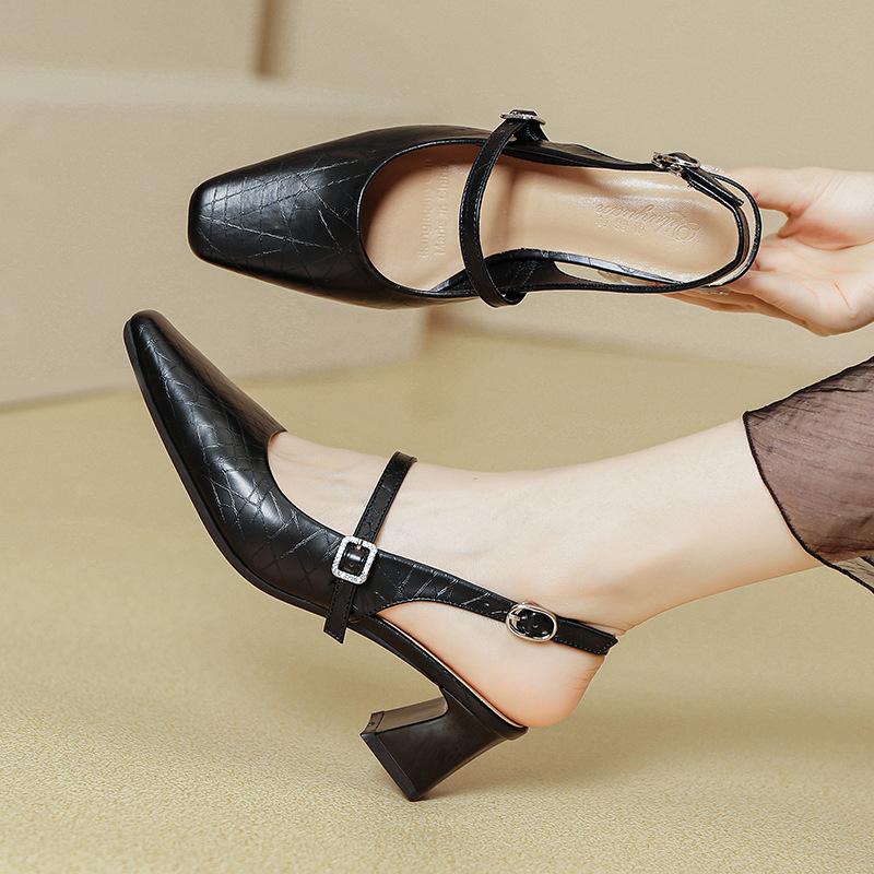 Mary Jane bag head sandals women s thick heel new silver empty single shoes with high heels 40 срібний
Mary Jane bag head sandals women s thick heel new silver empty single shoes with high heels 40 срібний