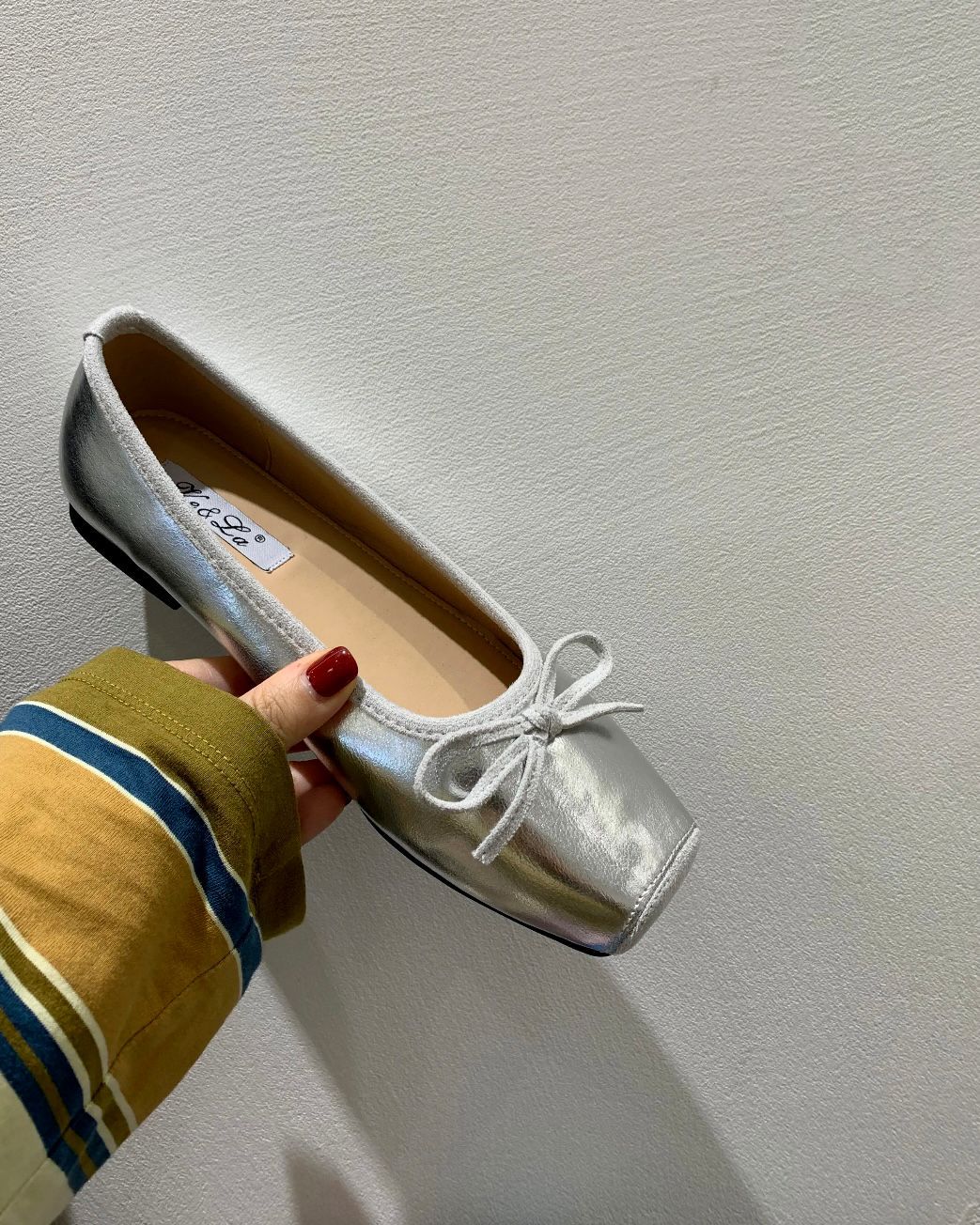 Flat shoes French bow women s shoes red small single shoes ballet shoes spring and summer new ladyshoes soft-soled shoes 40 серебряный
Flat shoes French bow women s shoes red small single shoes ballet shoes spring and summer new ladyshoes soft-soled shoes 40 серебряный