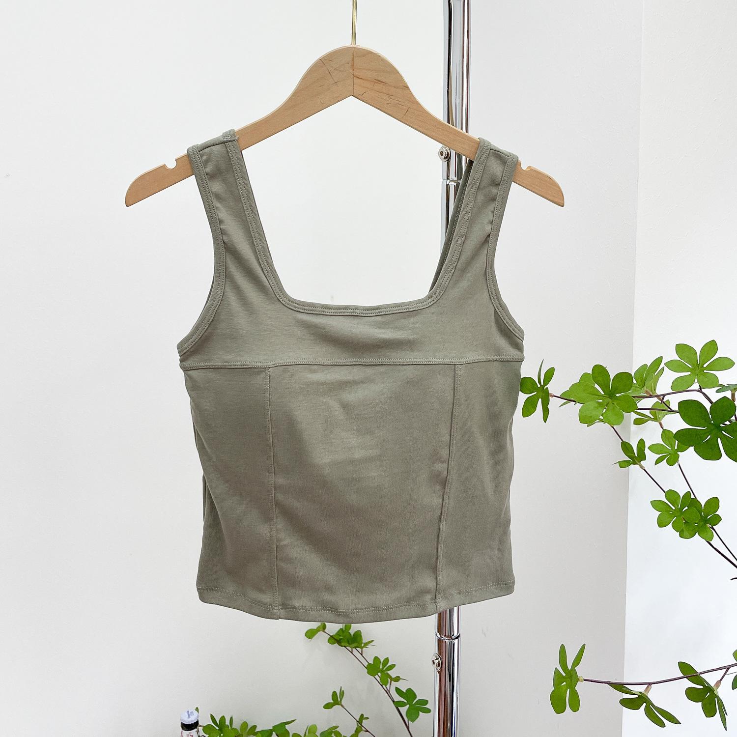 Женский летний хлопковый жилет с белым низом, подкладкой на груди, бретелькой на одно тело, безрукавкой, приталенный квадратный воротник One size
Женский летний хлопковый жилет с белым низом, подкладкой на груди, бретелькой на одно тело, безрукавкой, приталенный квадратный воротник One size