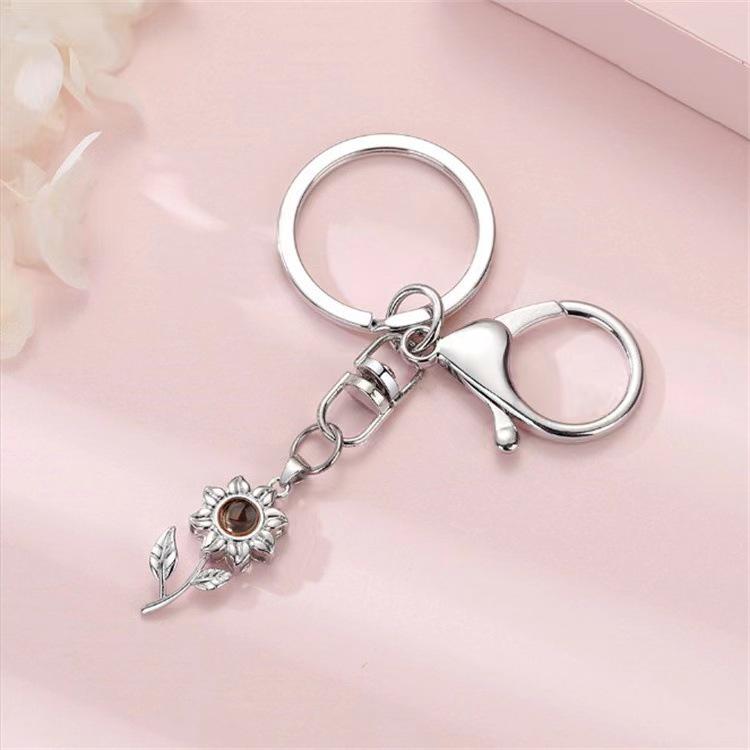 925 Sterling Silver Sunflower Projection Pendant Necklace for Women - Luxury Clavicle Design, Perfect Christmas Gift Mixed Material
925 Sterling Silver Sunflower Projection Pendant Necklace for Women - Luxury Clavicle Design, Perfect Christmas Gift Mixed Material
