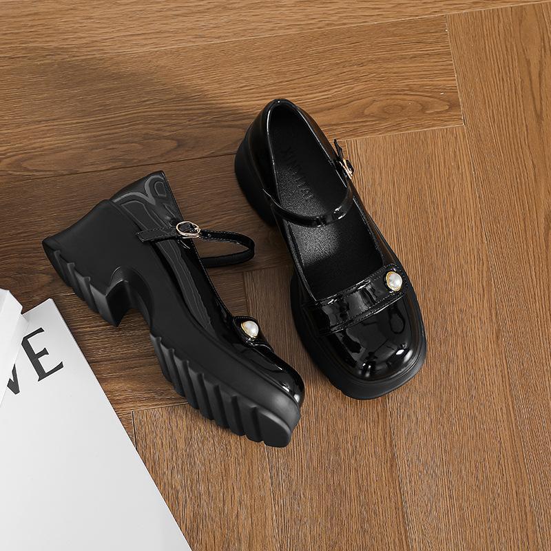 Fashion Japanese single shoes small leather shoes women s heightened thick-soled high-heeled shallow mouth one-word buckle with pearl decorative Mary 33 чёрный
Fashion Japanese single shoes small leather shoes women s heightened thick-soled high-heeled shallow mouth one-word buckle with pearl decorative Mary 33 чёрный