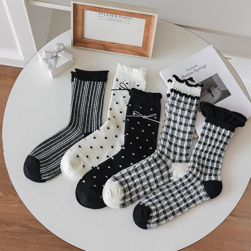 Female Spring and Autumn New Classic Simple Fashion All Build Leisure Tube Socks 1 pair чорний
Female Spring and Autumn New Classic Simple Fashion All Build Leisure Tube Socks 1 pair чорний