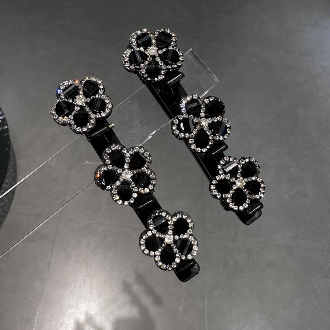 2PCS Women s Sparkling Crystal Flower Hair Clip Rhinestone Braided Hairpin Side Bangs Clip Hair Bands Shiny Elegant Hair Clip чорний
2PCS Women s Sparkling Crystal Flower Hair Clip Rhinestone Braided Hairpin Side Bangs Clip Hair Bands Shiny Elegant Hair Clip чорний