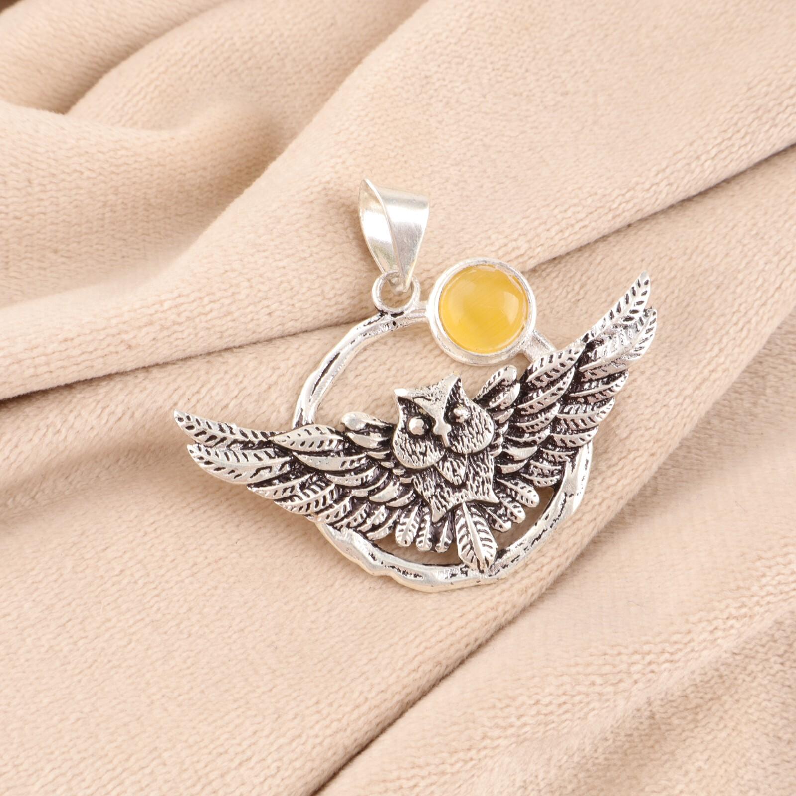 Yellow Cat s Eye Gemstone 925 Sterling Silver Jewelry Handcrafted Pendant 1.48 CP-17-39
Yellow Cat s Eye Gemstone 925 Sterling Silver Jewelry Handcrafted Pendant 1.48 CP-17-39