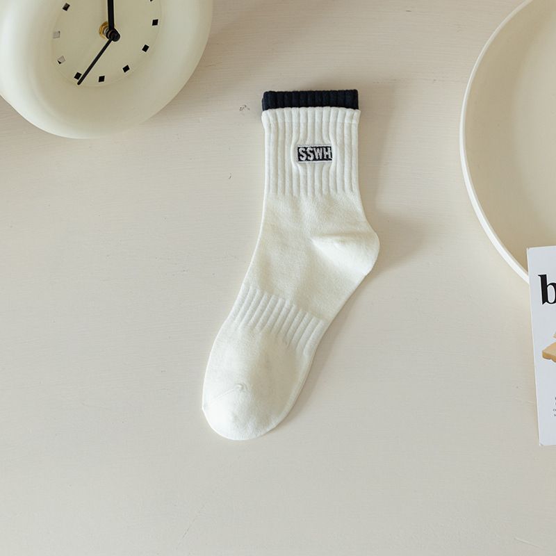 Female Spring and Autumn Fashion New Sports Deodorant Tube Socks 1 pair чорний
Female Spring and Autumn Fashion New Sports Deodorant Tube Socks 1 pair чорний