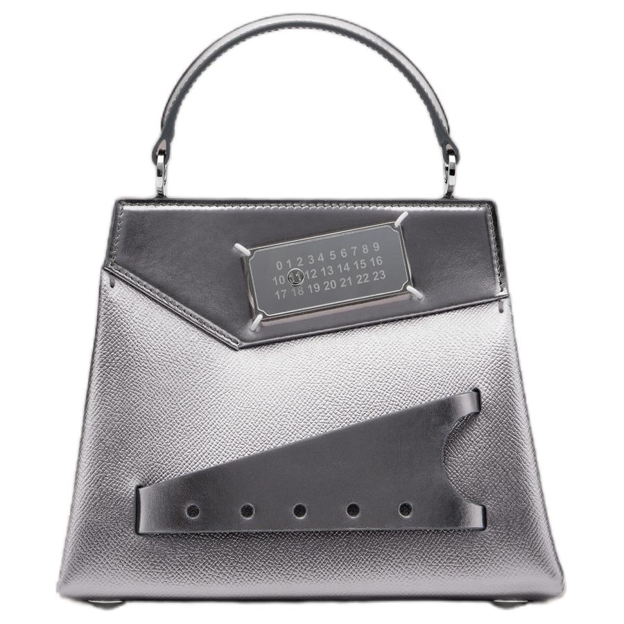 Maison Margiela Leather Shoulder Tote Bag With Numeric Logo Small Unisex bags Metallic-Gray S56WG0168P7247H3809 Basic Set (Bag+Dust Bag)
Maison Margiela Leather Shoulder Tote Bag With Numeric Logo Small Unisex bags Metallic-Gray S56WG0168P7247H3809 Basic Set (Bag+Dust Bag)