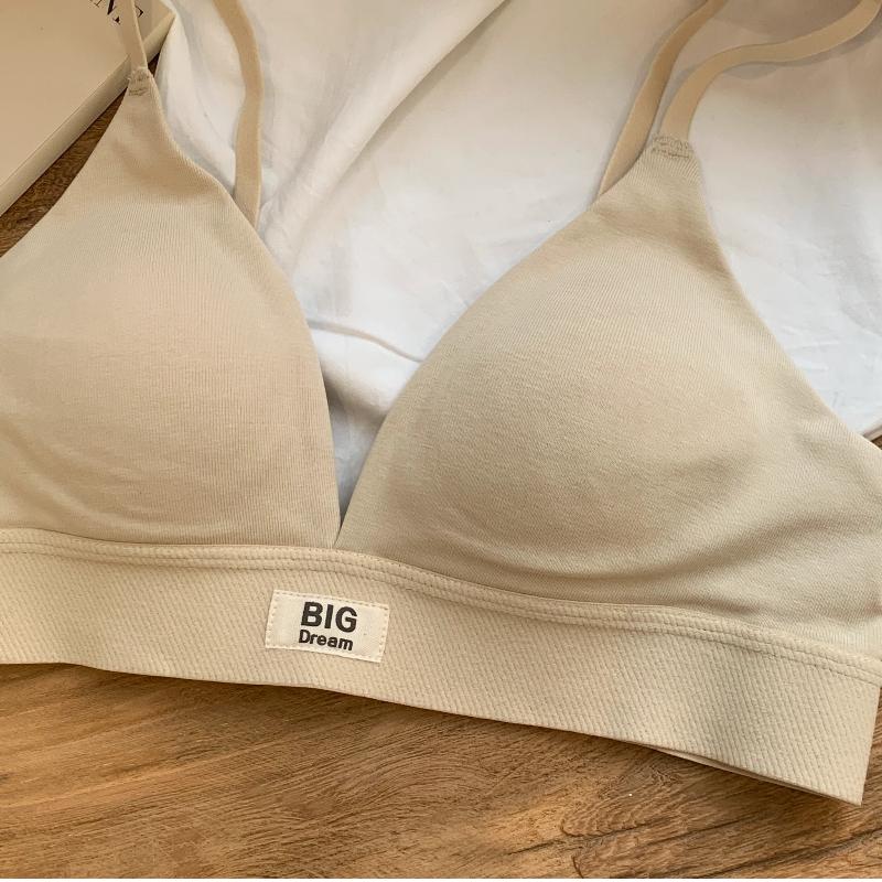 Beige Triangle Cup Bra with BIG Dream Label and Adjustable Straps S дубильна кора
Beige Triangle Cup Bra with BIG Dream Label and Adjustable Straps S дубильна кора