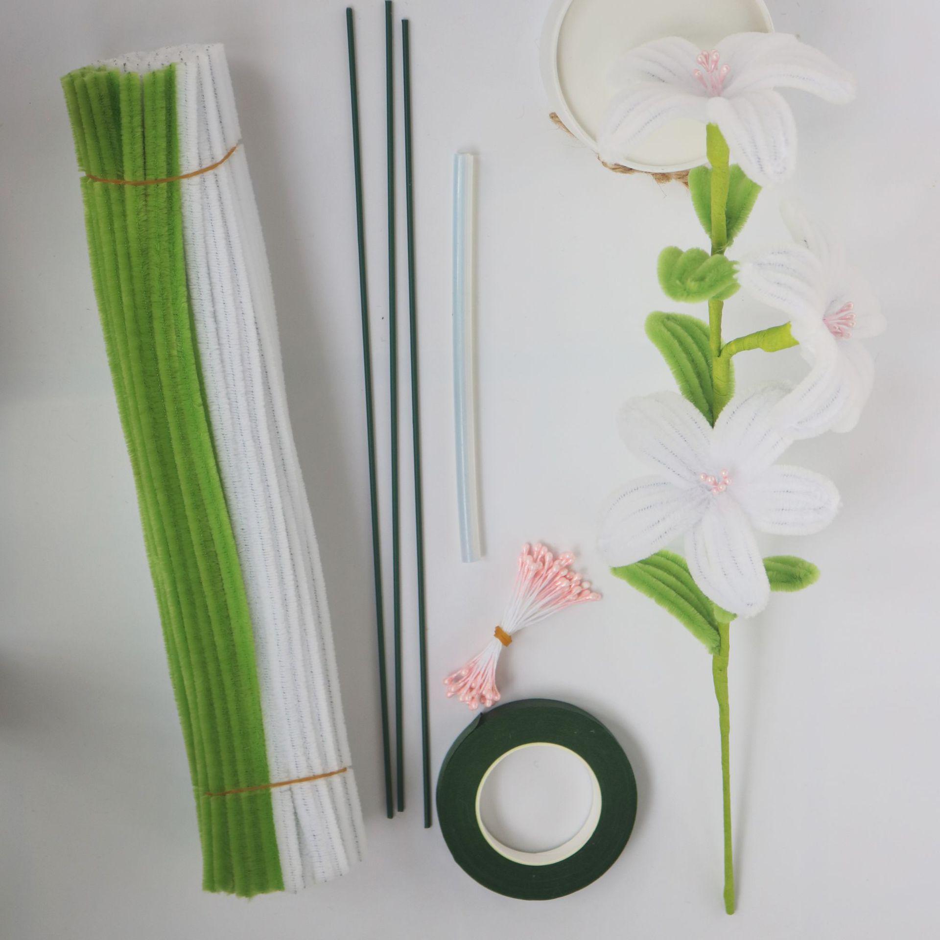 Handmade Bellflower Chenille Stem Bouquet - DIY Material Pack & Small Gift
Handmade Bellflower Chenille Stem Bouquet - DIY Material Pack & Small Gift