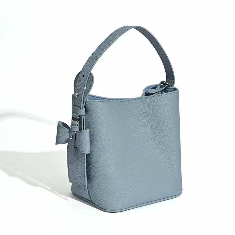 Leather Bucket Bag Women Hand-held Vegetable Basket Fashionable High-end Single Shoulder Crossbody Small Women s Length 17cm, Width 13cm, Height 19cm
Leather Bucket Bag Women Hand-held Vegetable Basket Fashionable High-end Single Shoulder Crossbody Small Women s Length 17cm, Width 13cm, Height 19cm