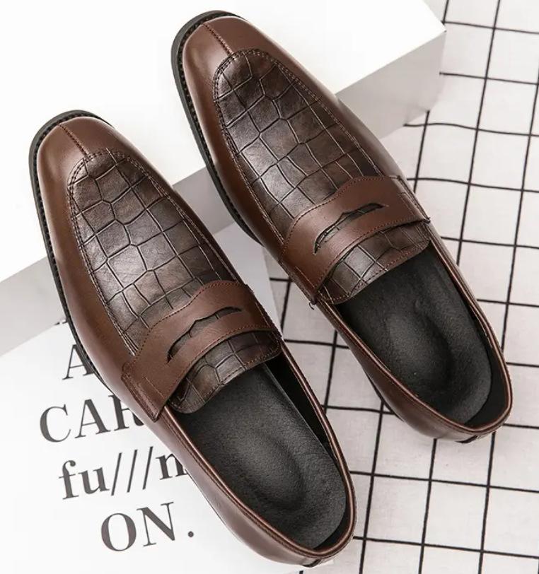 2025 новая летняя мужская обувь большого размера британская деловая обувь из маленькой кожи корейская версия повседневная остроносая удобная обувь для парикмахера свадебная обувь 48 коричневый
2025 новая летняя мужская обувь большого размера британская деловая обувь из маленькой кожи корейская версия повседневная остроносая удобная обувь для парикмахера свадебная обувь 48 коричневый