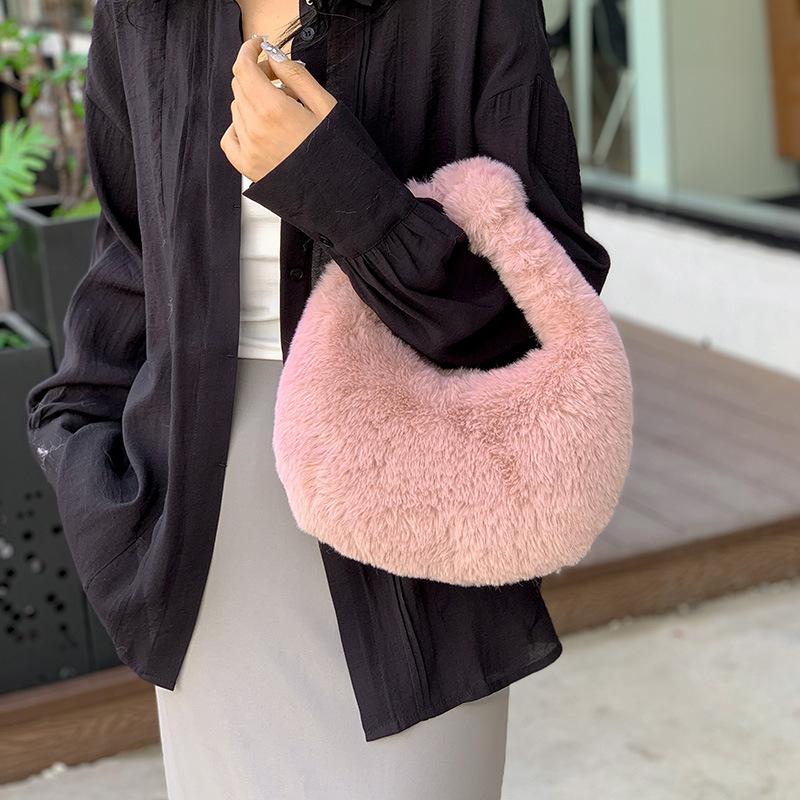 Handbag with Strap & Zipper Closure - Soft Clutch Suitable for Daily Use, Parties, Dates - Stylish Winter Accessory
Handbag with Strap & Zipper Closure - Soft Clutch Suitable for Daily Use, Parties, Dates - Stylish Winter Accessory