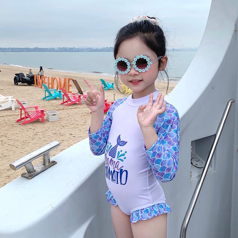 Girls Cute Fishtail One-Piece Swimsuit - Long Sleeve, Sun Protection, Quick-Drying, Breathable Swimwear XL Height 100-110cm
Girls Cute Fishtail One-Piece Swimsuit - Long Sleeve, Sun Protection, Quick-Drying, Breathable Swimwear XL Height 100-110cm